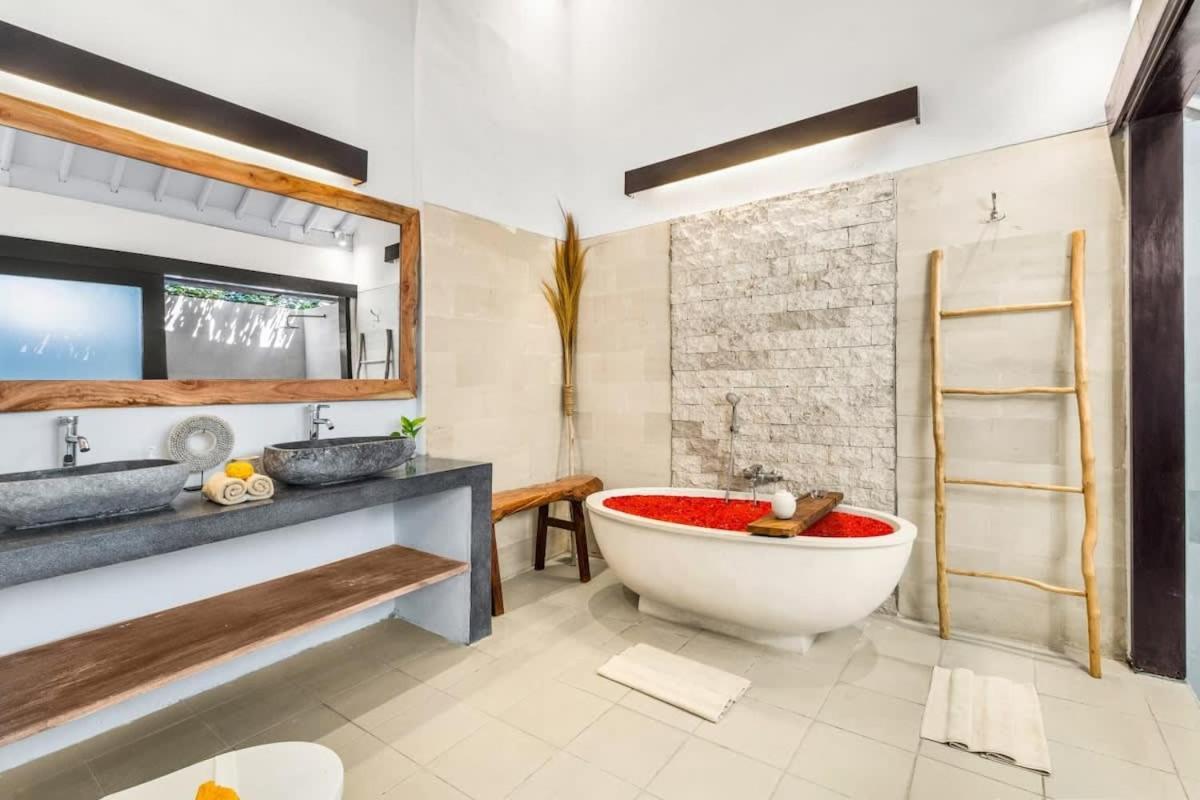 Villa New York - 4 Bdr Pool Luxury Villa, Next To The Forge Bali Seminyak  Bagian luar foto